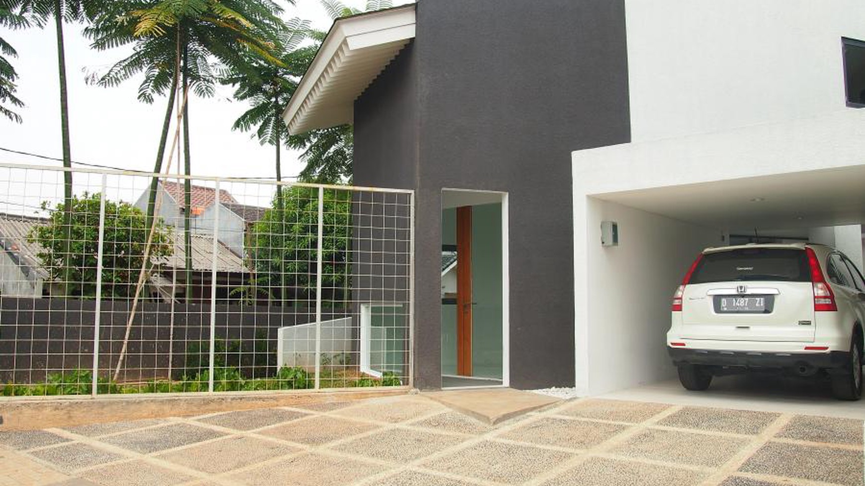 Cluster Terbaru Ozone Town House dengan Interior bergaya Eropa, Veteran, Jakarta Selatan