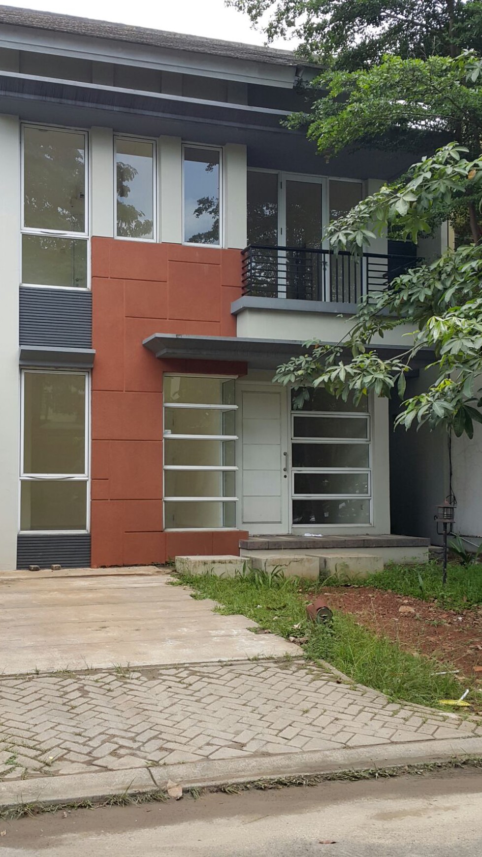 Disewakan Rumah Cluster hanya 5mnt dr gerbang Tol BSD, dekat sklh Sanur