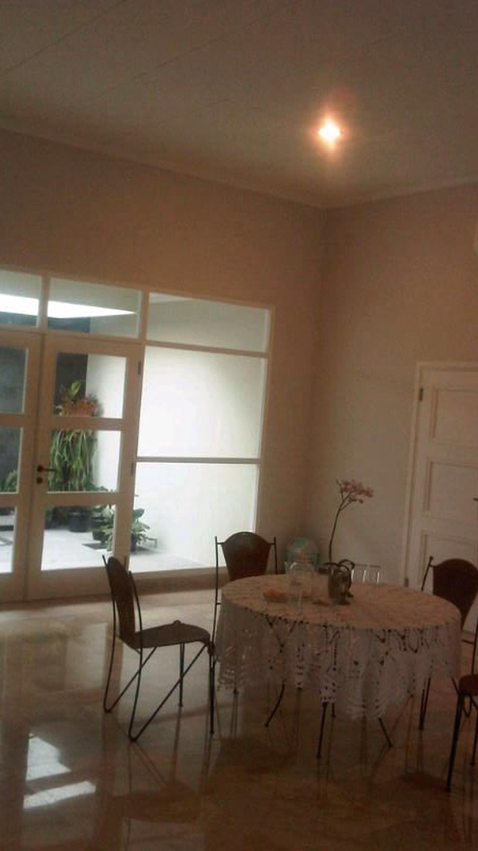 Rumah Cantik Siap Huni di Cinere