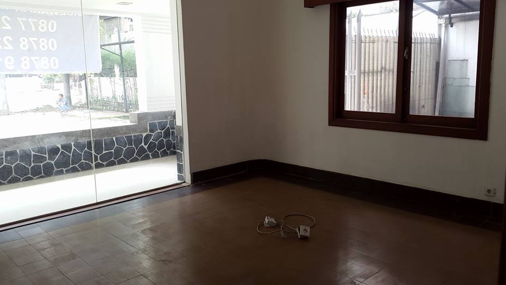 RUANG USAHA BESAR DAN LAPANG EX VALBURY & SAMSUNG DI DAGO MAINROAD