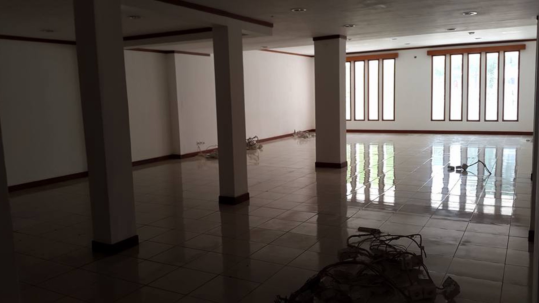 RUANG USAHA BESAR DAN LAPANG EX VALBURY & SAMSUNG DI DAGO MAINROAD