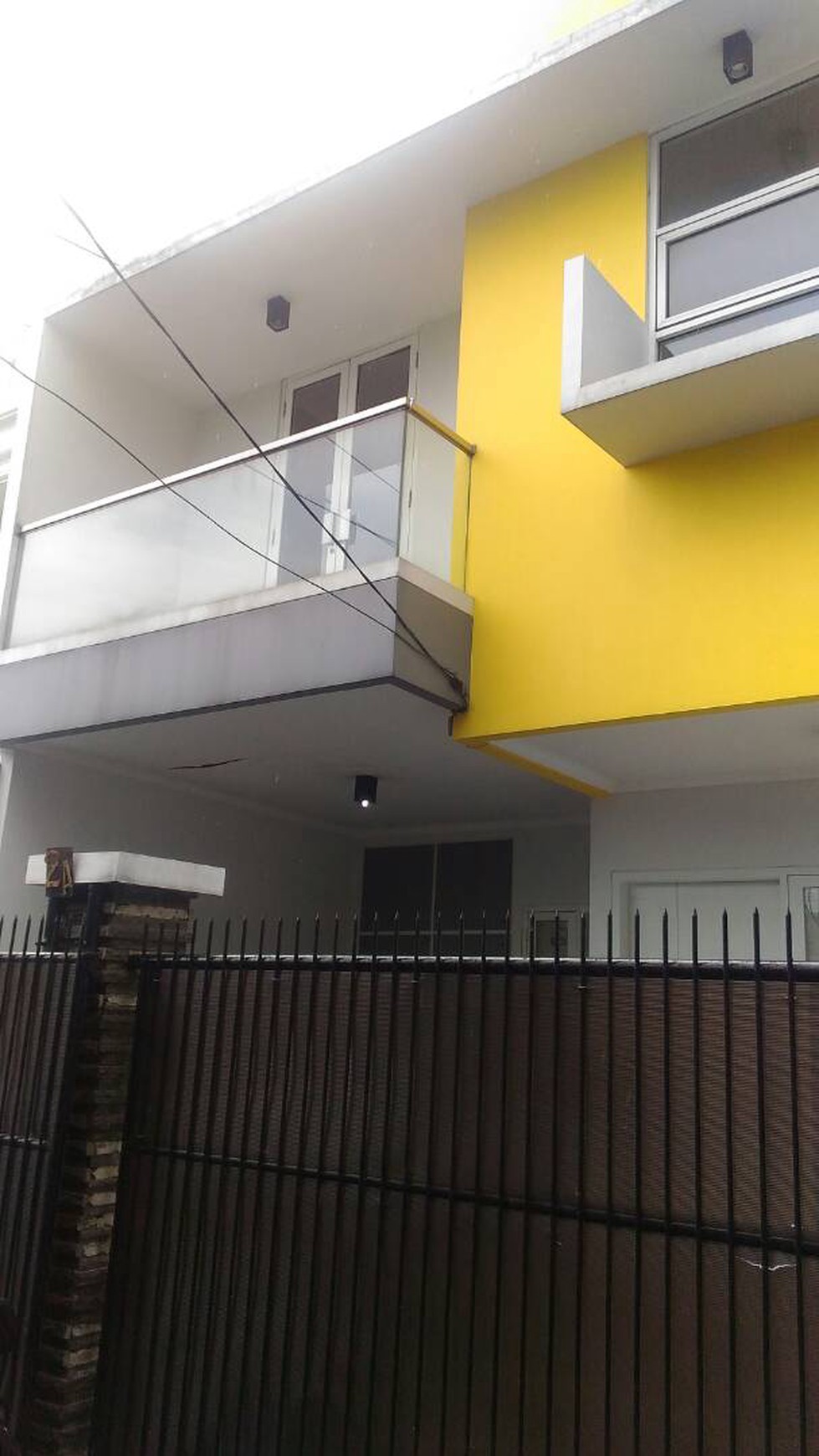 Cozy House At Tebet, is ready to rent