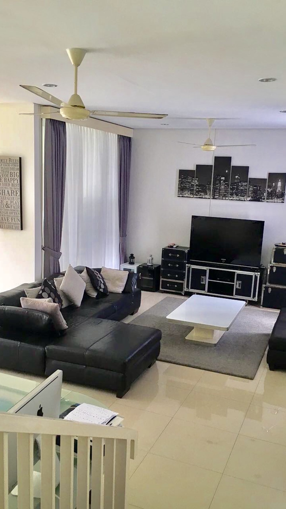 BRIGHT MODERN MINIMALIST HOUSE WITH PRIVATE SWIMMING POOL #20.25.1 #AK