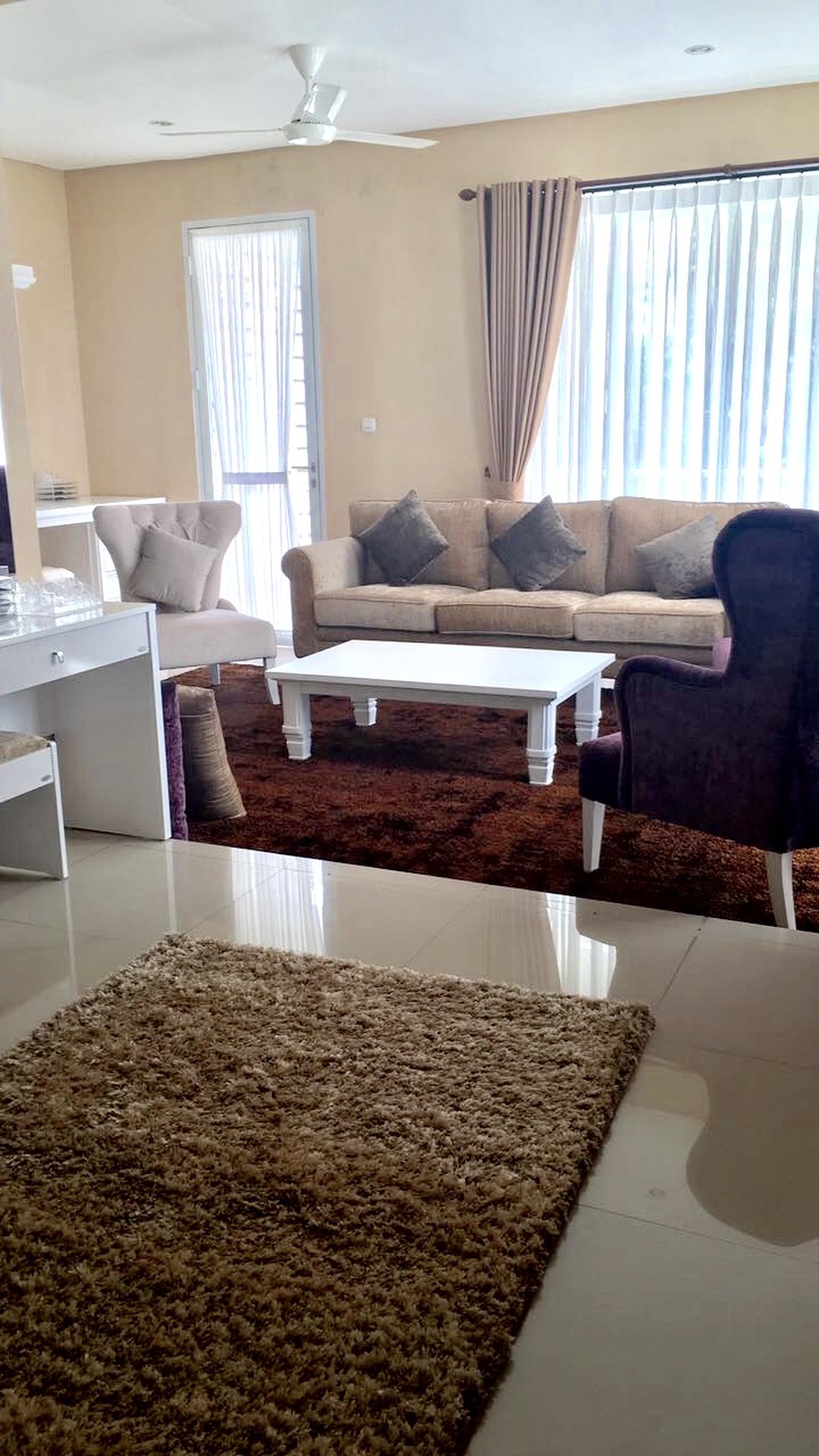 BRIGHT MODERN MINIMALIST HOUSE WITH PRIVATE SWIMMING POOL #20.25.1 #AK