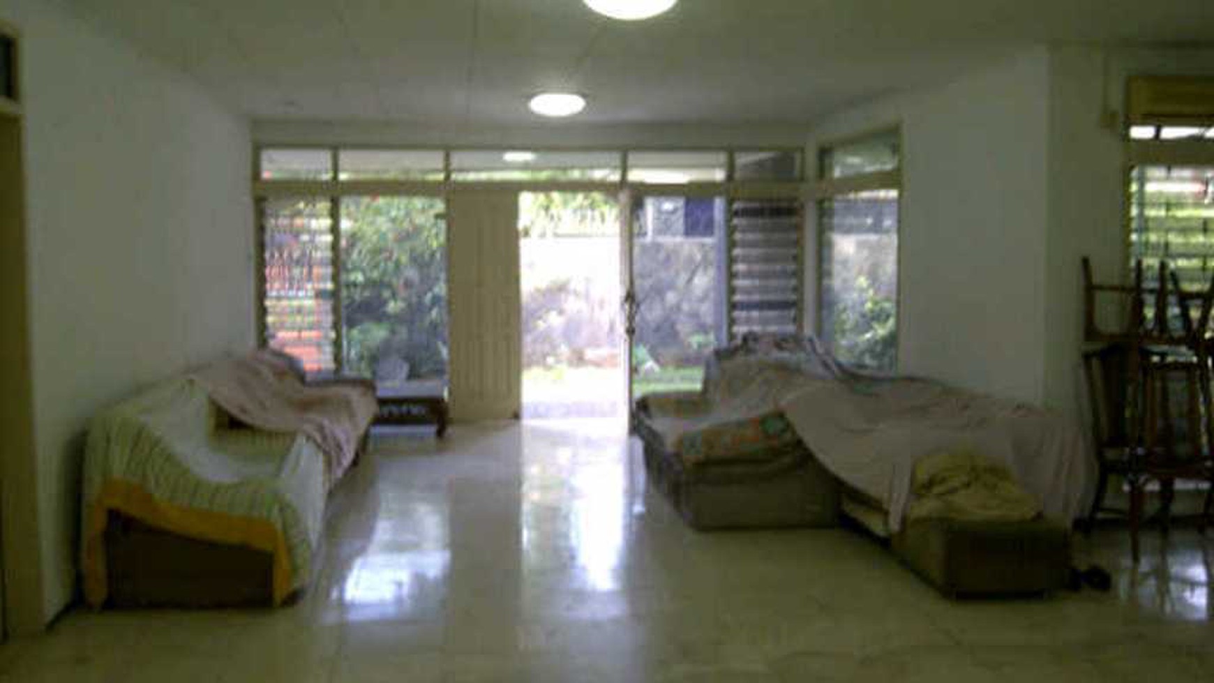 RUMAH STANDAR NAN LUAS DIKAWASAN ELITE KEMANG JAKARTA SELATAN