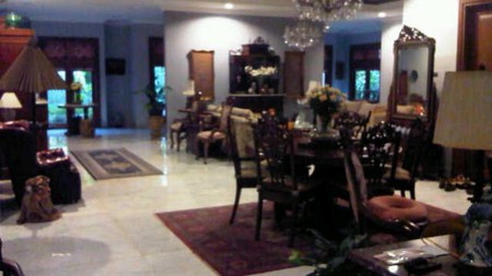 beautiful house in the prime area of Kebayoran