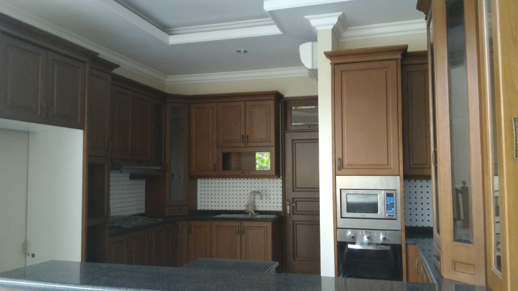 beautiful house in the prime area of Kebayoran