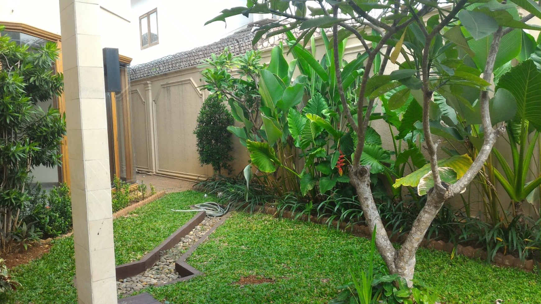 beautiful house in the prime area of Kebayoran