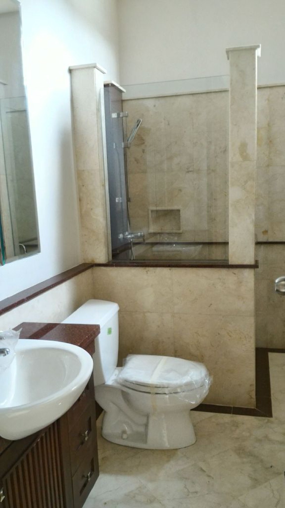 beautiful house in the prime area of Kebayoran