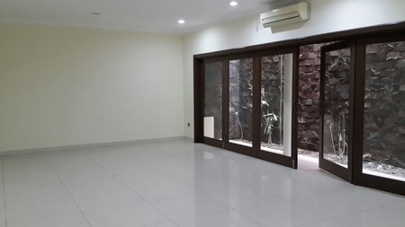 beautiful house in the prime area of Kebayoran