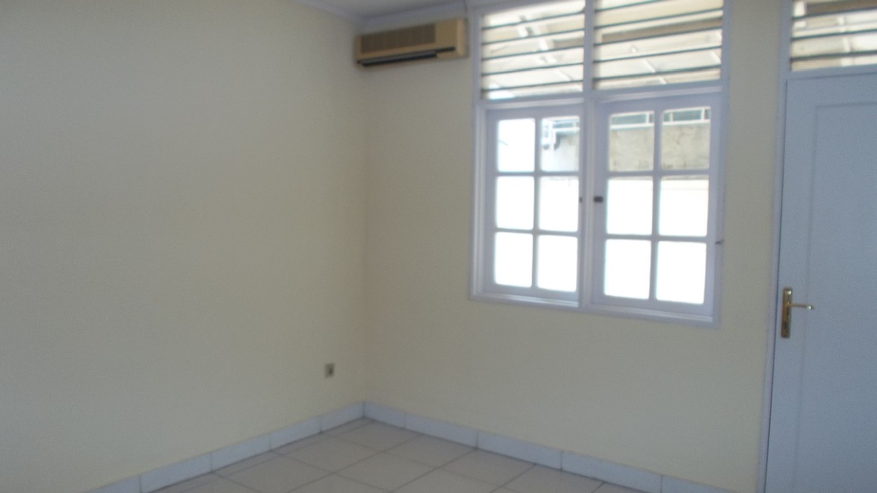 beautiful house in the prime area of Kebayoran