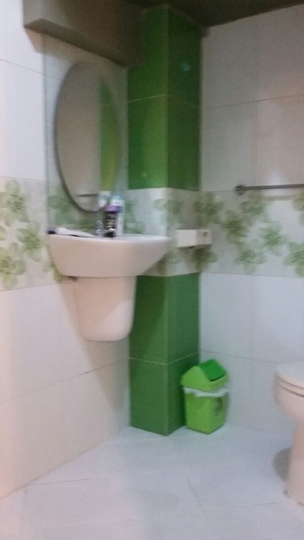 RUMAH KOS di main road sek 5 Bintaro Jaya