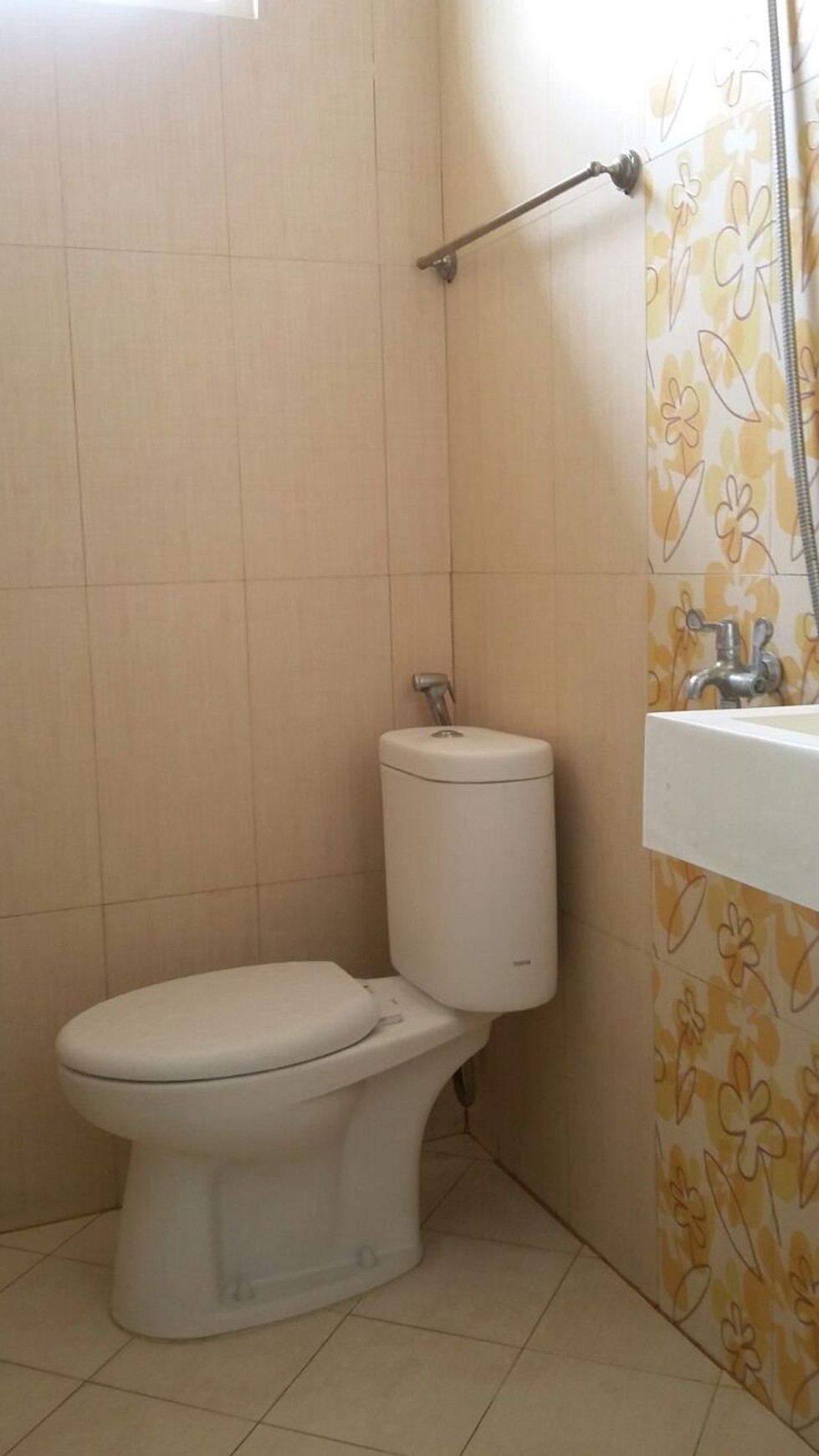 RUMAH KOS di main road sek 5 Bintaro Jaya