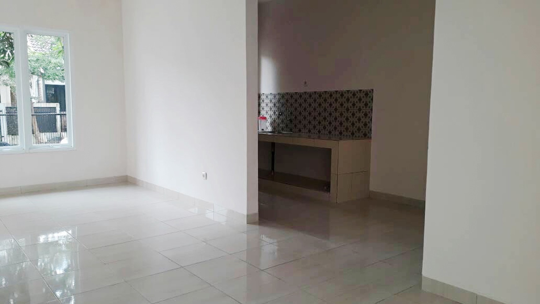 Rumah Dijual, nyaman, aman, akses lokasi mudah, siap Huni @Graha Raya, Bintaro
