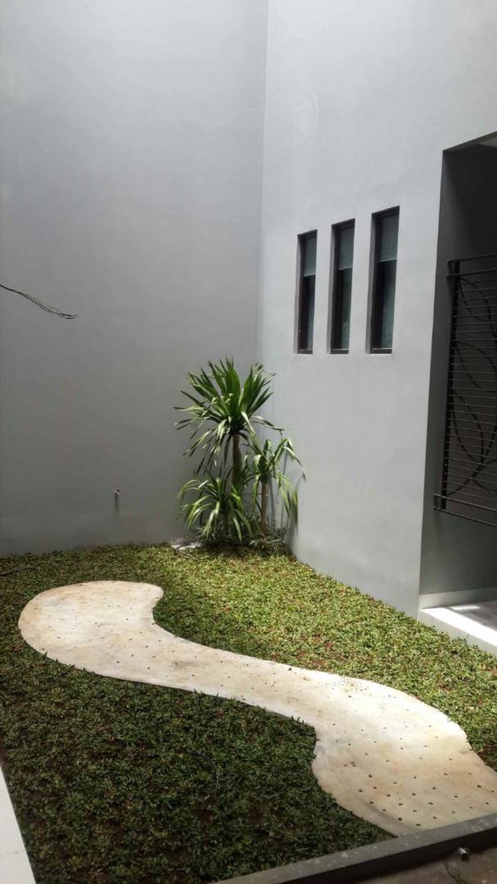 Dijual Rumah di Taman Buaran Indah - Klender, Jakarta Timur