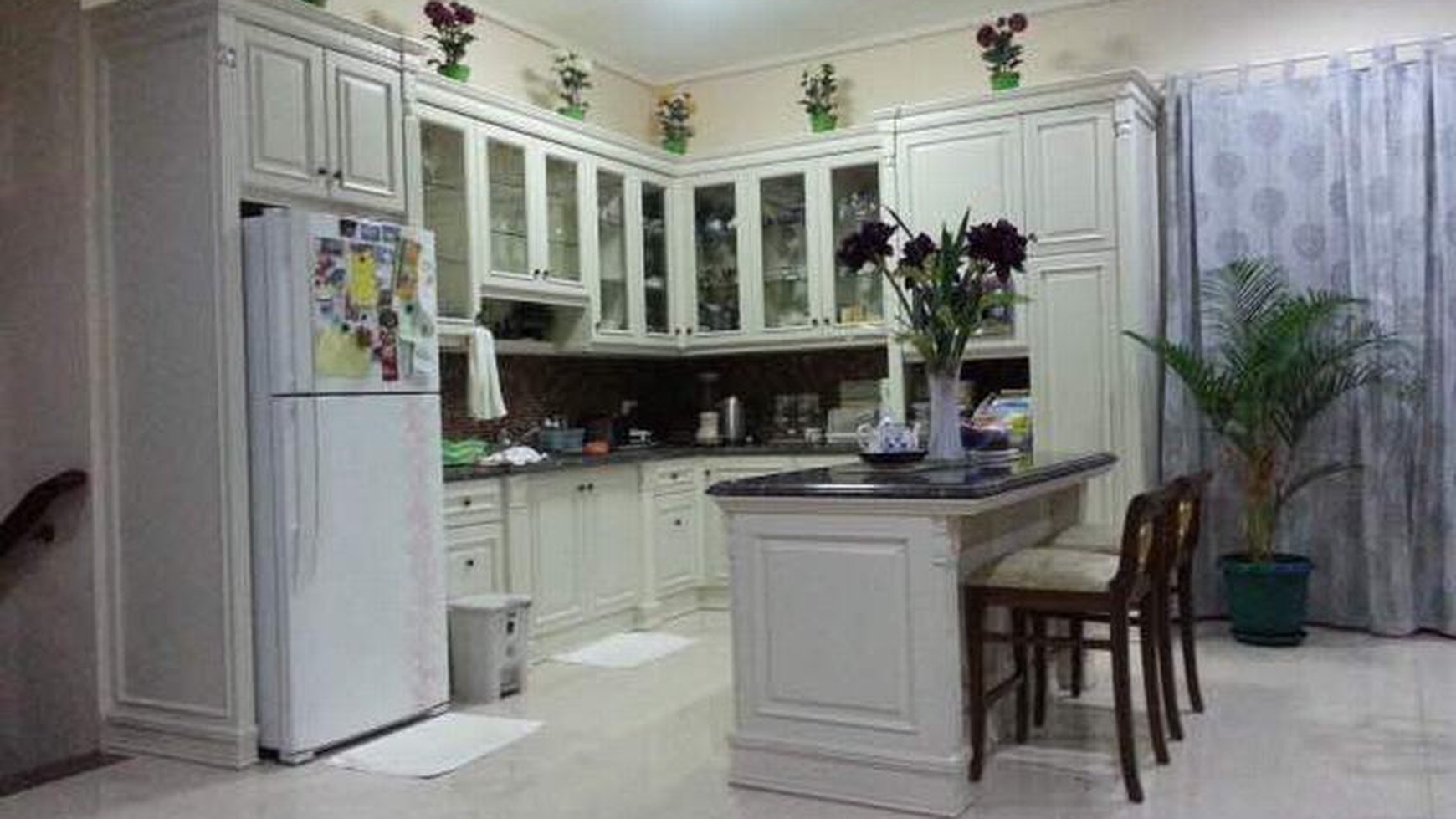 Dijual rumah di Giri Loka BSD City, Split level, Semifurnish, Furniture yang nempel, Murah, Strategis, siap huni
