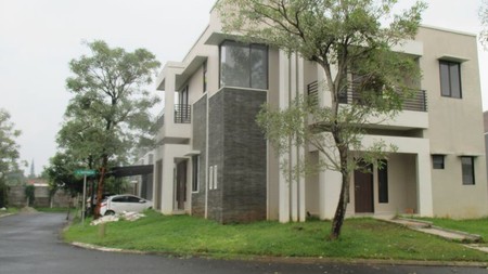 Dijual rumah di The Icon Eastern Cosmo BSD City, Kondisi baru, strategis, Tengah kota, baru siap huni