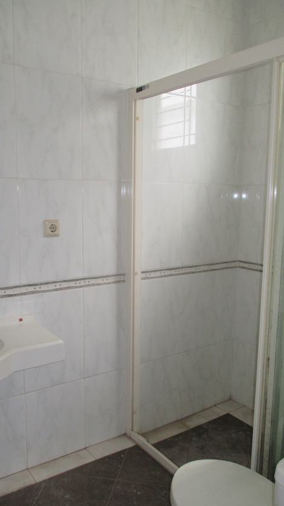 Disewa Rumah di De Latinos Boenos Aires BSD City, Murah, strategis, siap huni