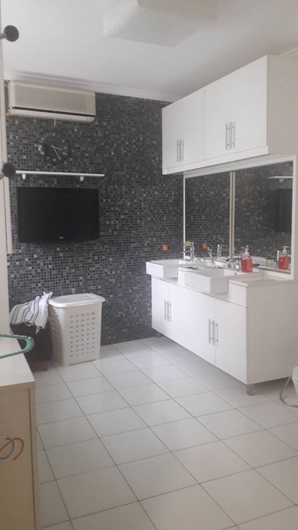 Dijual rumah bagus berlokasi di Cirendeu