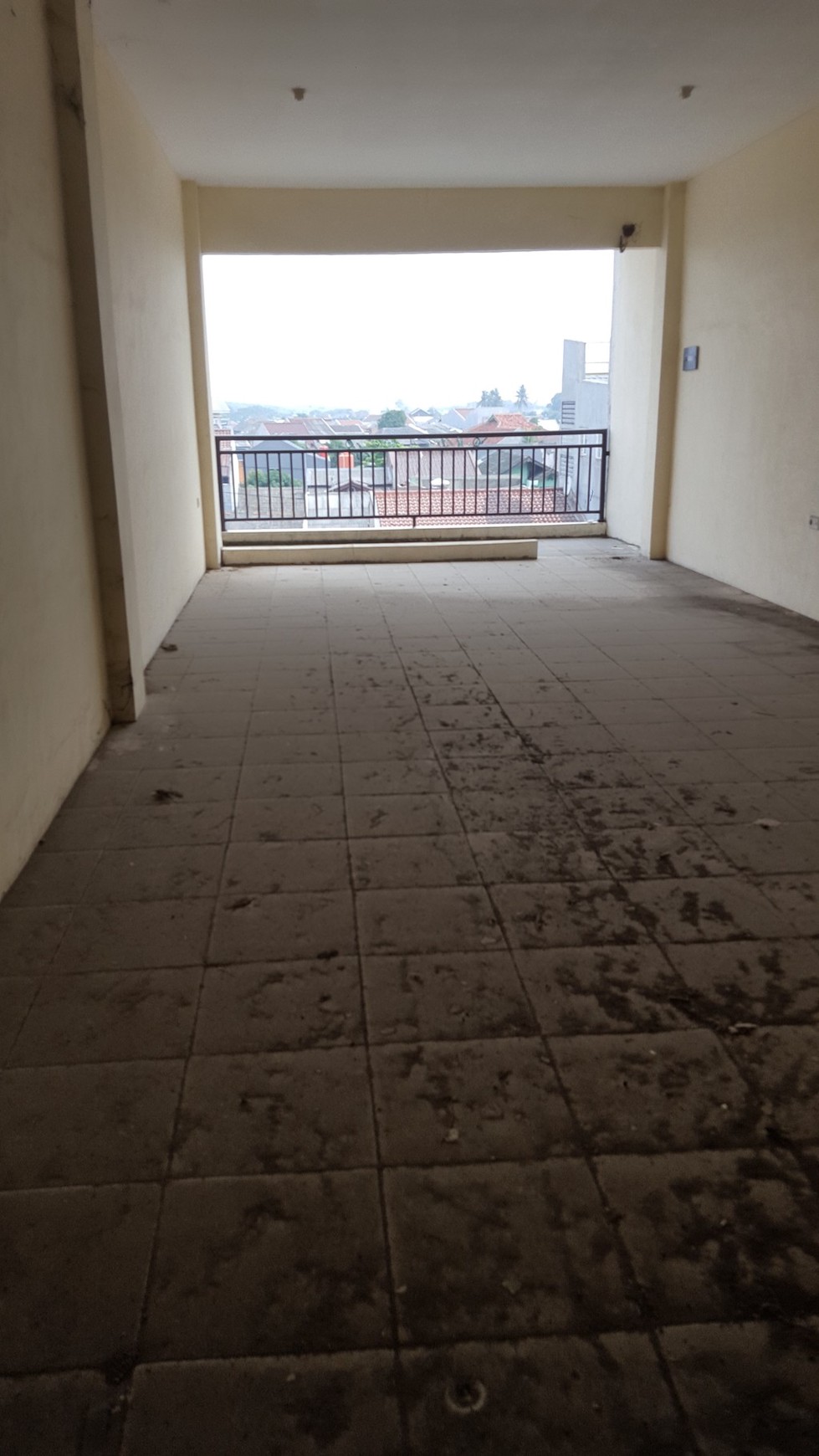 Disewakan Ruko di Jl. Borobudur Raya - Perum 2, Karawaci