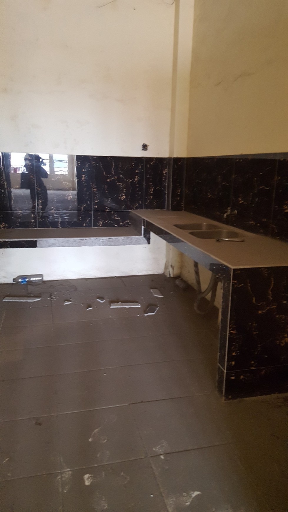 Disewakan Ruko di Jl. Borobudur Raya - Perum 2, Karawaci