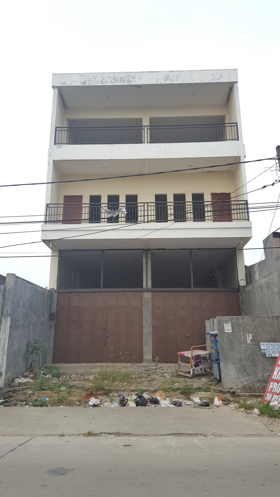 Disewakan Ruko di Jl. Borobudur Raya - Perum 2, Karawaci