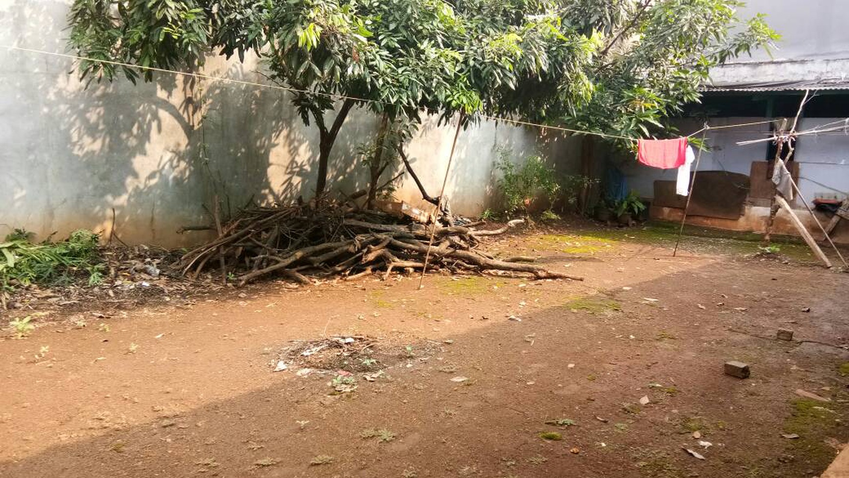 Rumah Hitungan Tanah di Villa Melati Mas