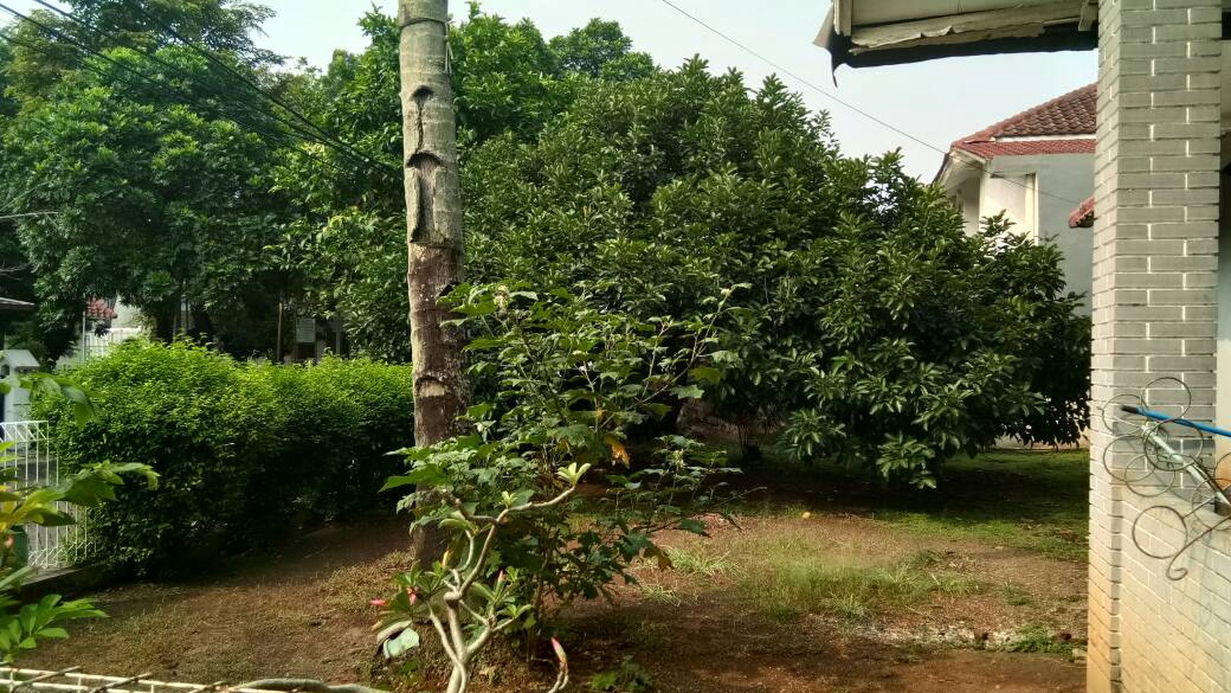 Rumah Hitungan Tanah di Villa Melati Mas