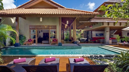 Freehold Charming Villa 4 Bedrooms in Heart of Seminyak