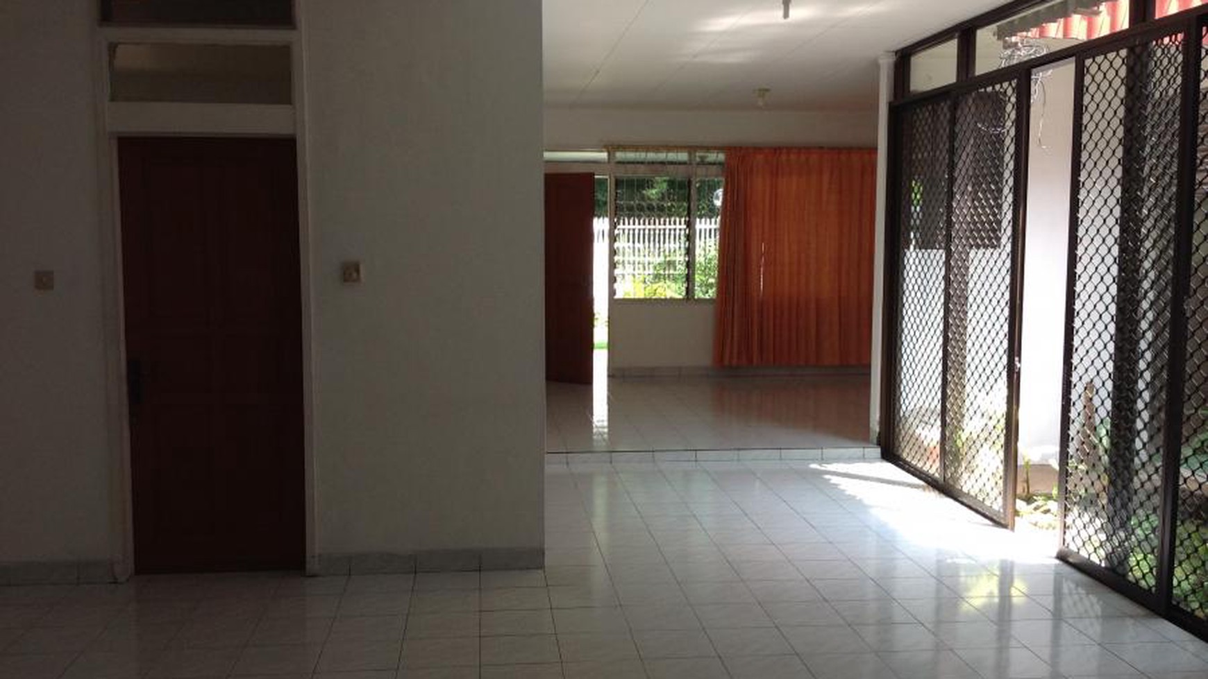 beautiful house in the prime area of Jakarta Timur