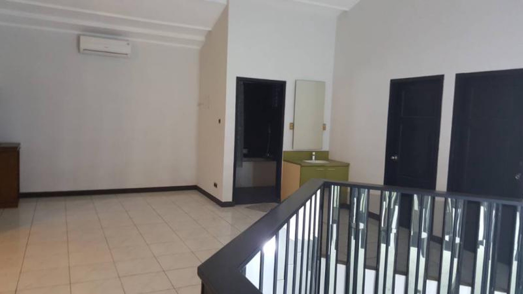 beautiful house in the prime area of Kebayoran