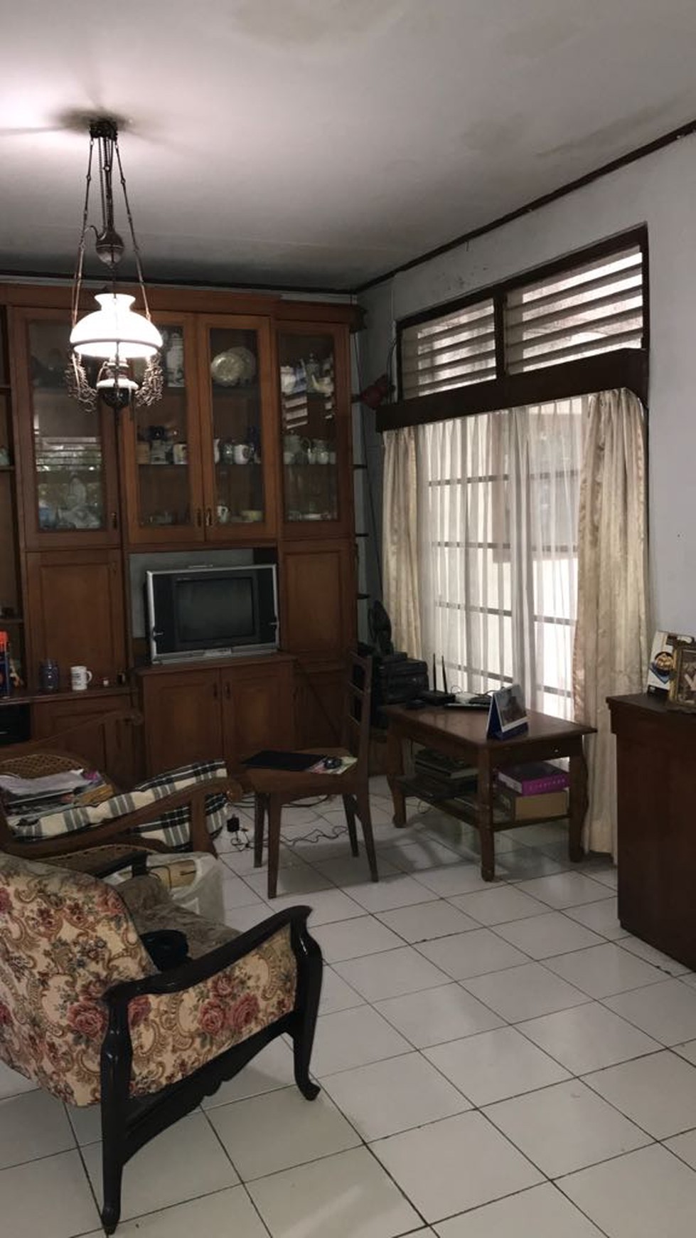 Rumah dengan lingkungan yang nyaman, lokasi menarik di Tebet, Jakarta Selatan