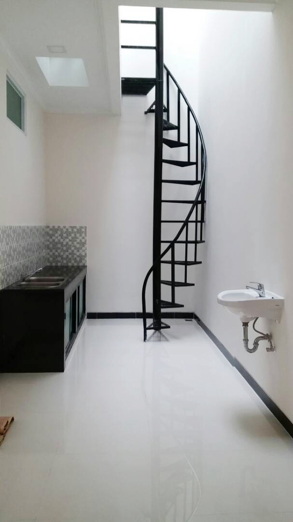 Dijual Rumah Bagus Di Bintang Garuda Residence, Rempoa