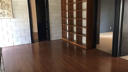 beautiful house in the prime area of Kemang