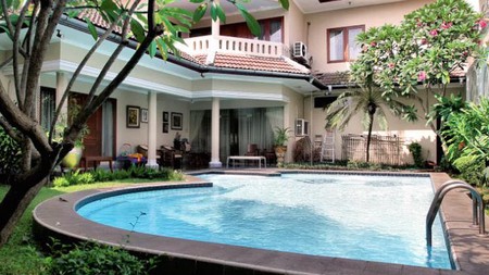 Big and beautiful Town house at Ampera, South Jakarta, perfect for a big family, is ready to rent