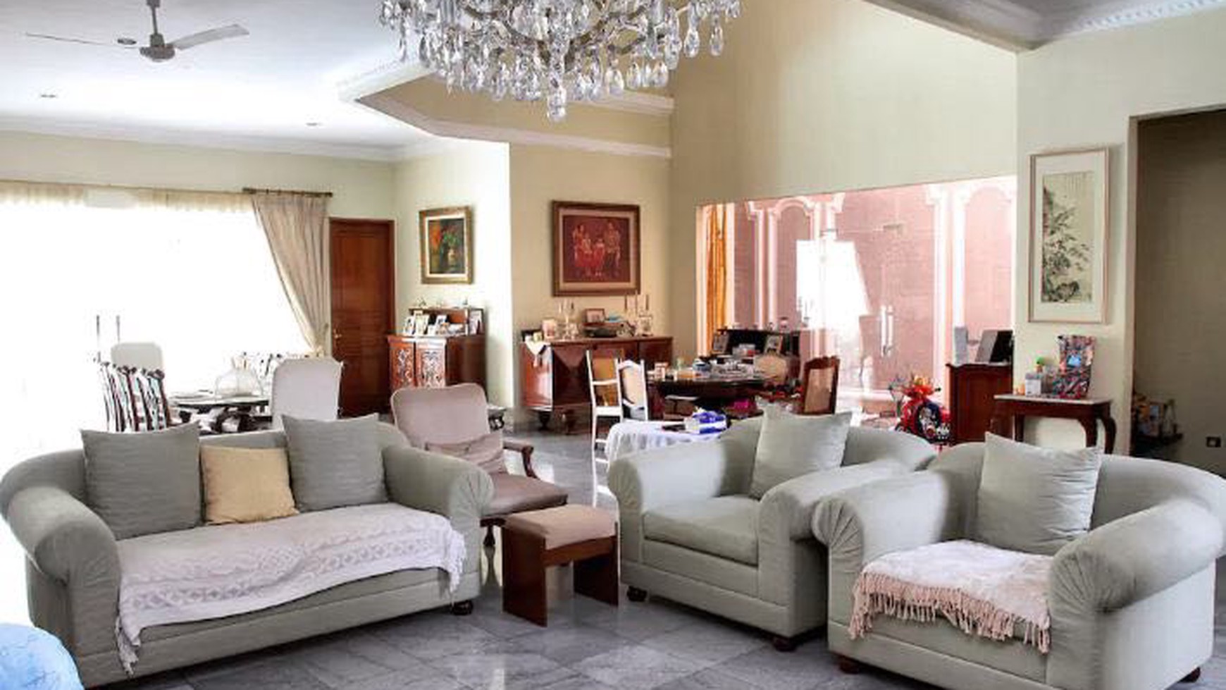 Big and beautiful Town house at Ampera, South Jakarta, perfect for a big family, is ready to rent