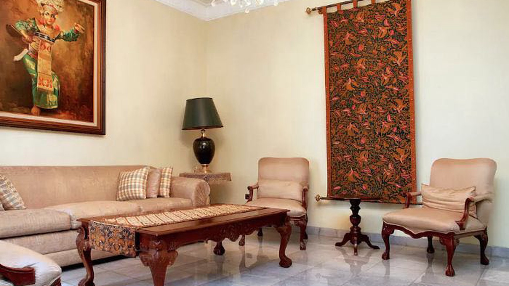 Big and beautiful Town house at Ampera, South Jakarta, perfect for a big family, is ready to rent