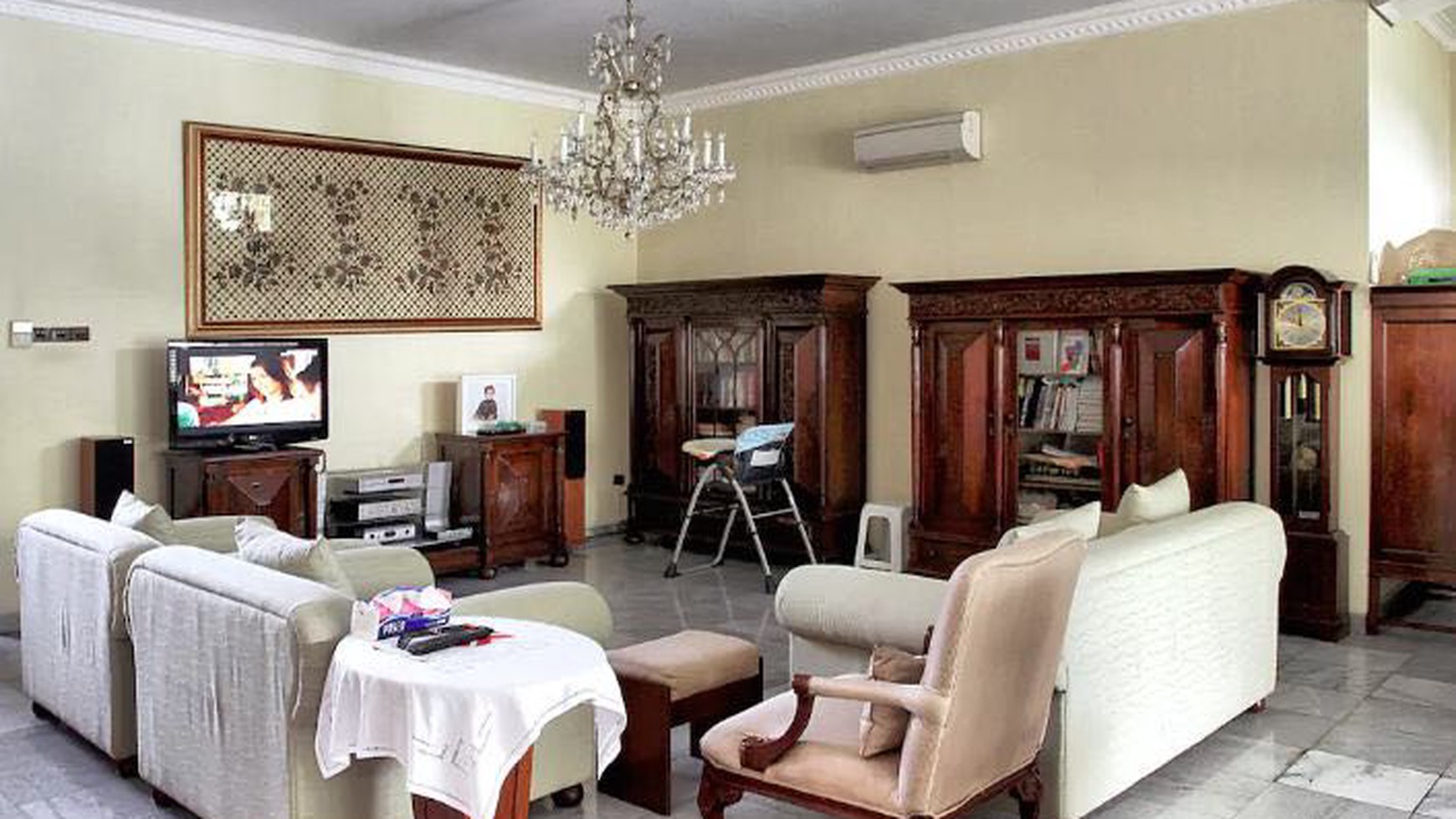 Big and beautiful Town house at Ampera, South Jakarta, perfect for a big family, is ready to rent