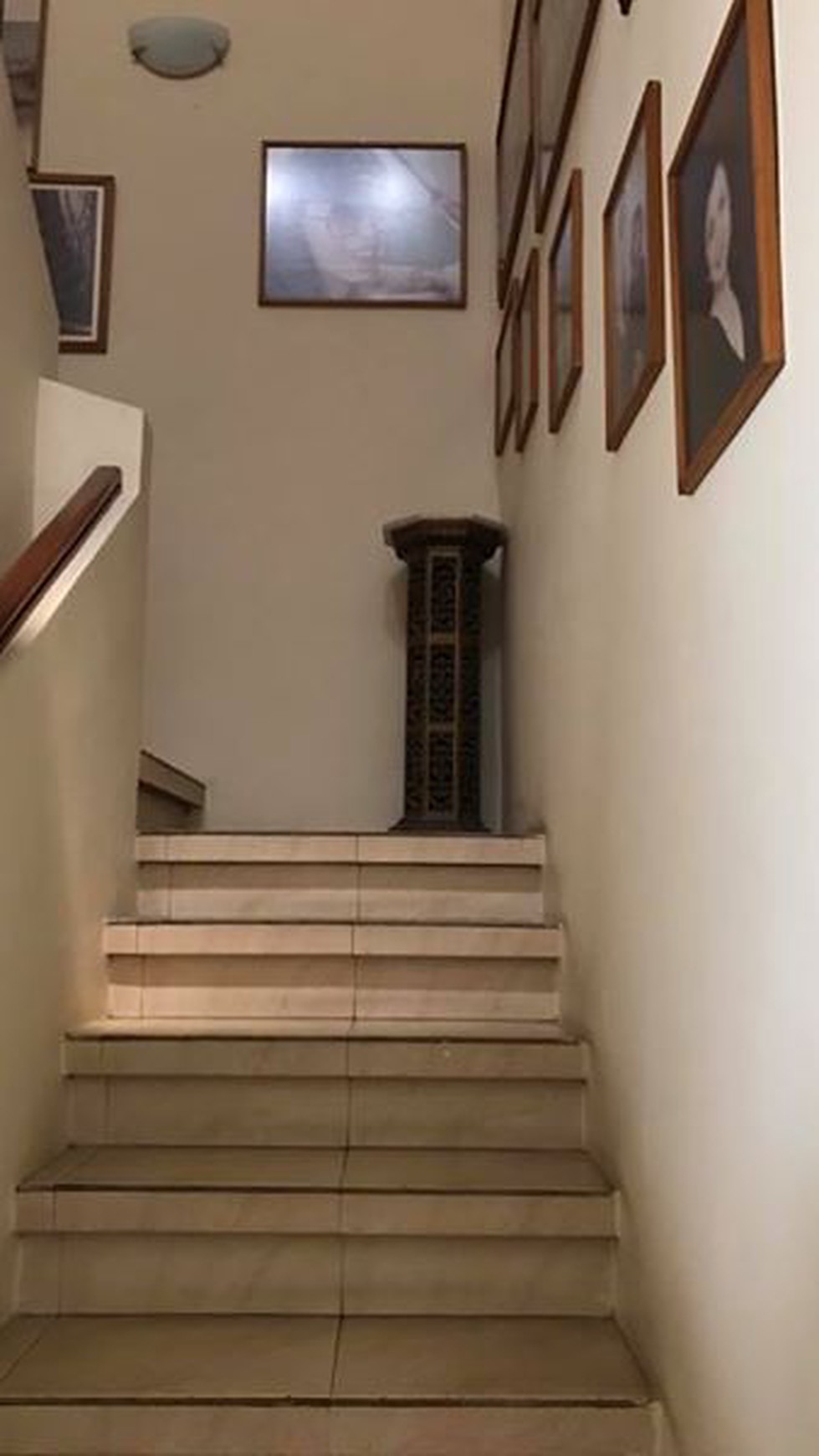 Dijual RUMAH CANTIK lokasi sangat Strategis