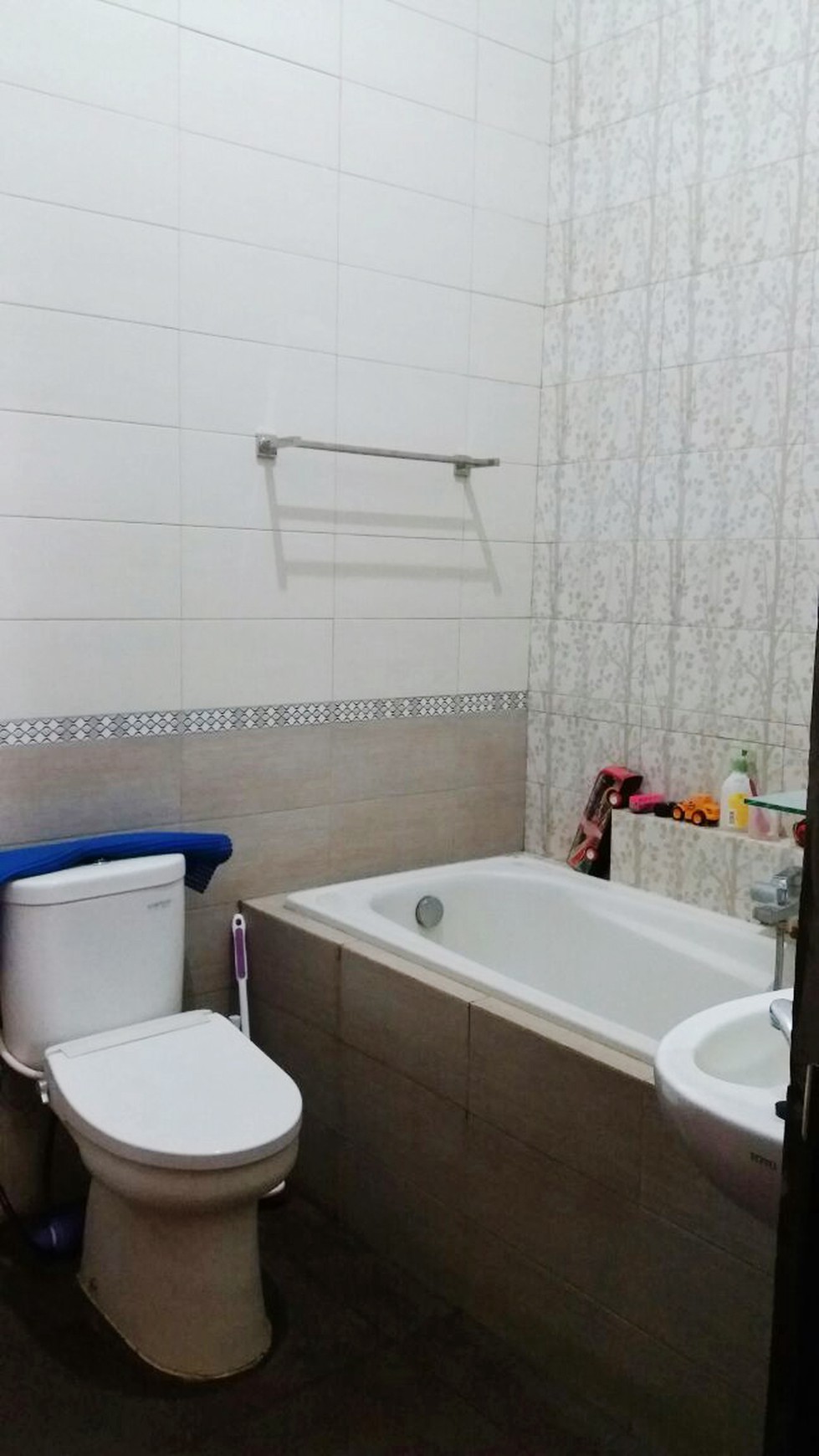 Rumah Dijual asri, nyaman, akses mudah, bebas banjir, siap Huni @Komp Pondok Pucung