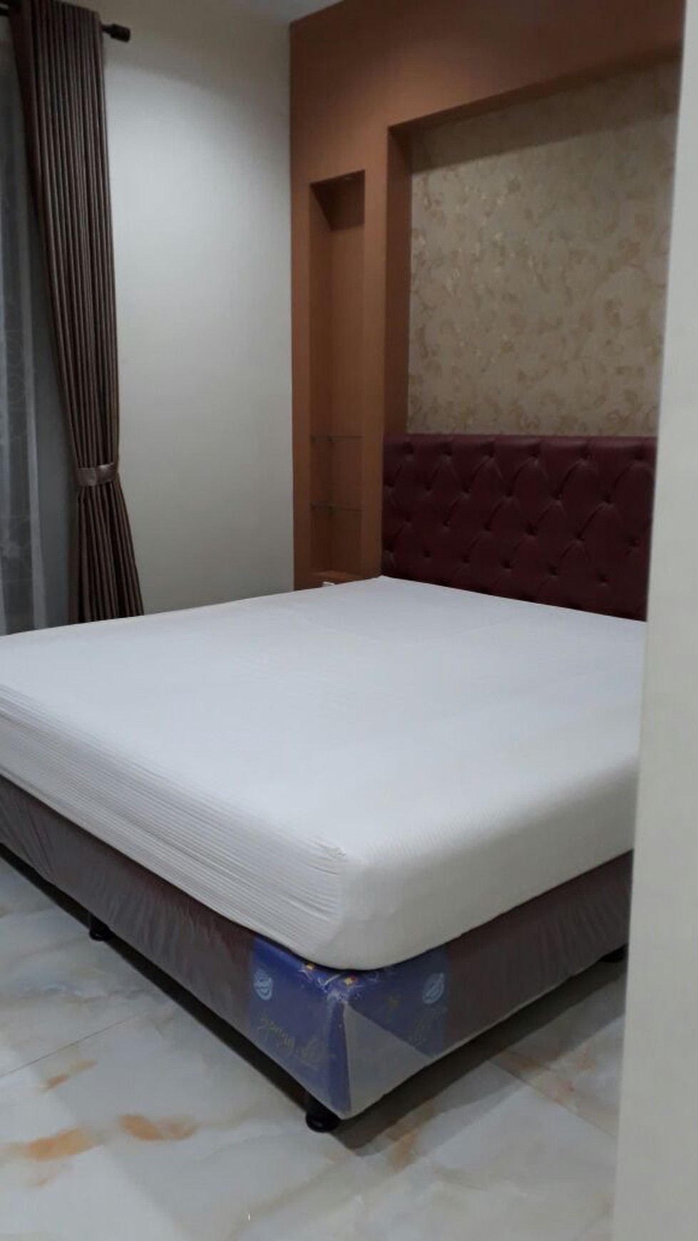 Disewakan Rumah Full Furnish di Taman Beverly Golf - Lippo Karawaci