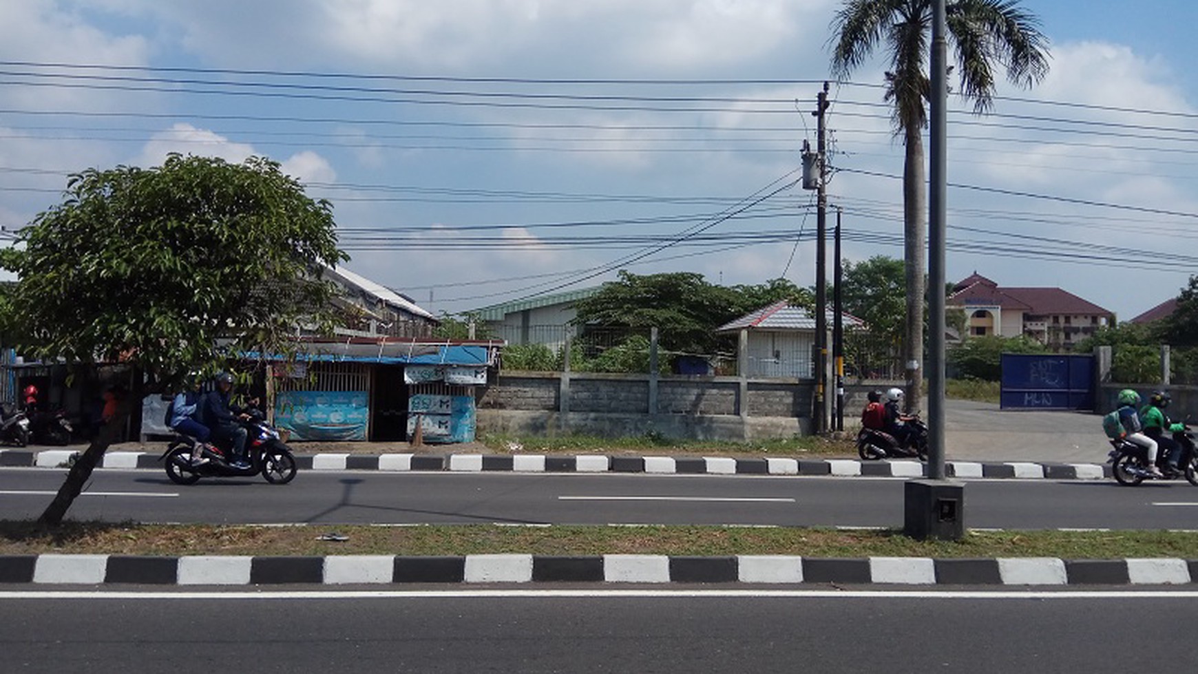 GUDANG LUAS DAN STRATEGIS, RINGROAD BARAT, TAMANTIRTO, BANTUL