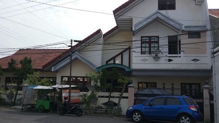 RUMAH KOST SURABAYA TIMUR , OMSET LUAR BIASA