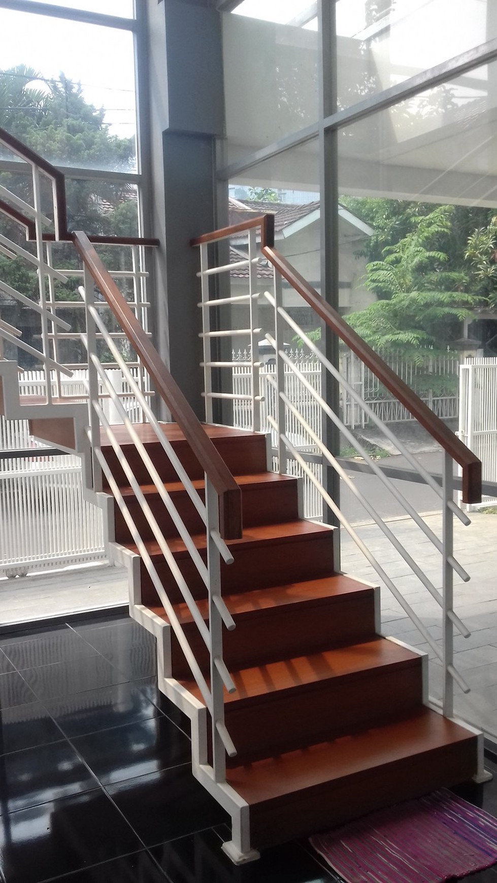 Rumah Minimalis 3 Lantai Posisi Hook Pondok Indah #AM
