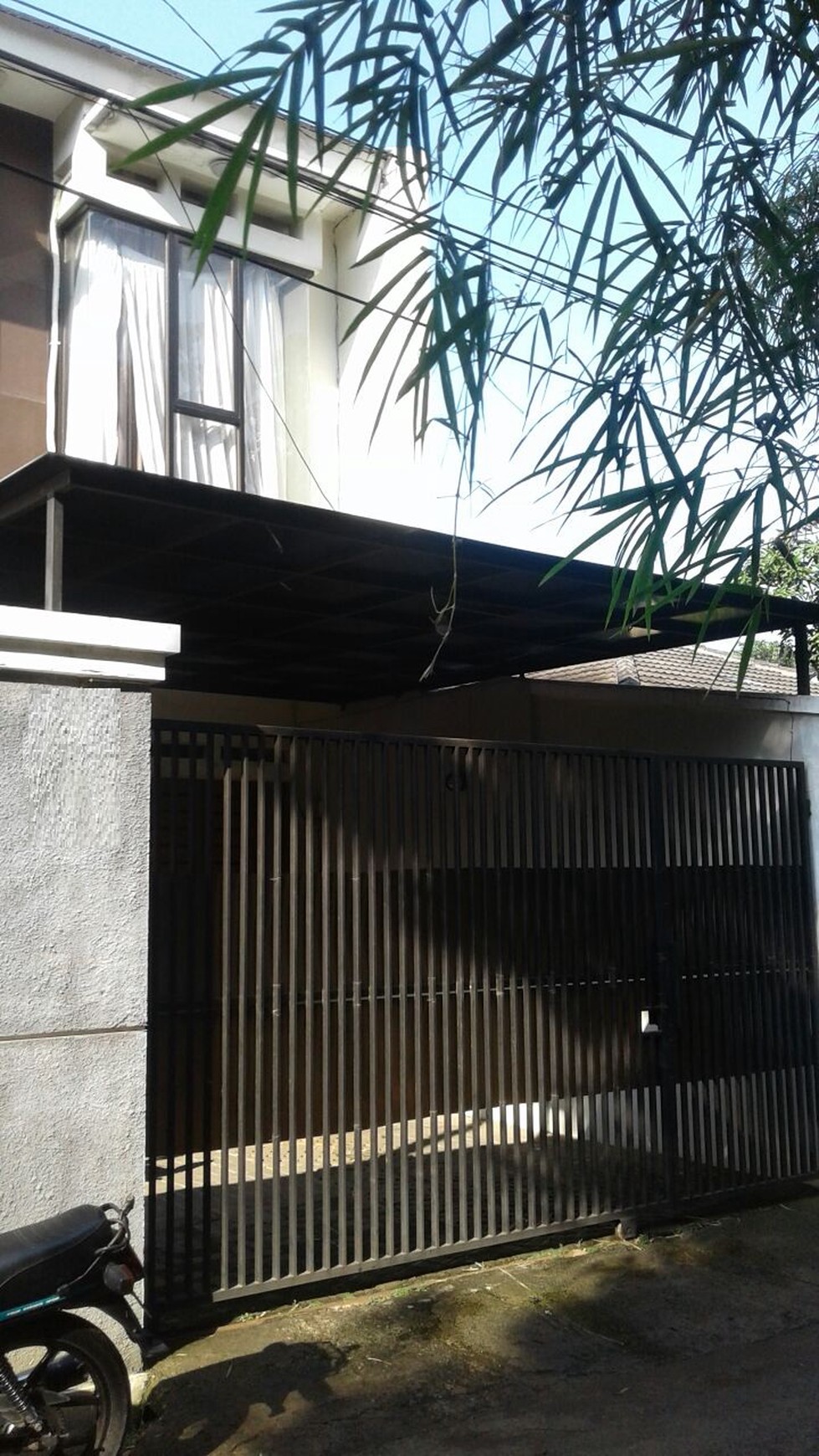 Rumah Pinggir Jalan di Pangkalan Jati