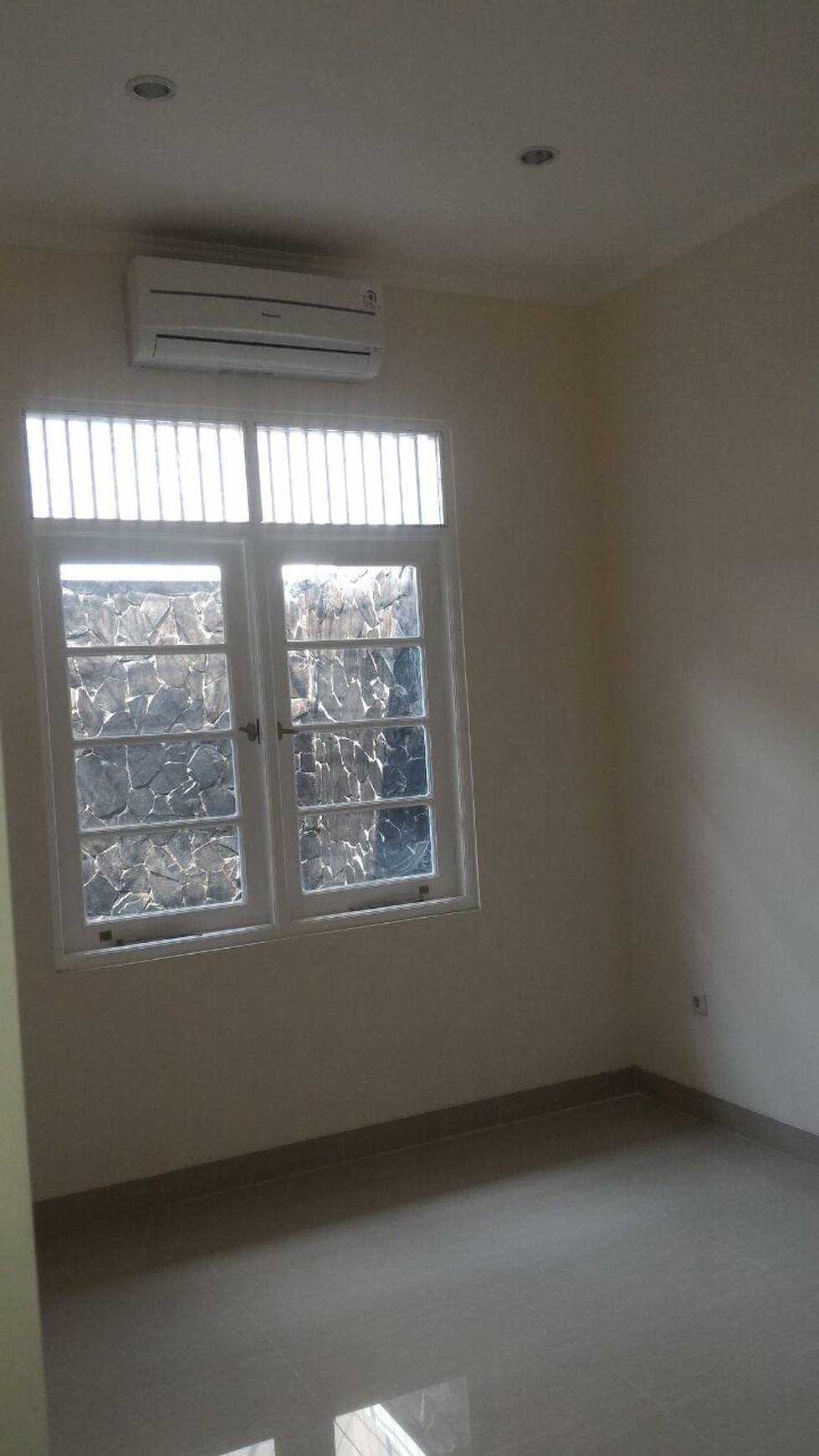 Rumah Baru di Puri Cinere Disewakan