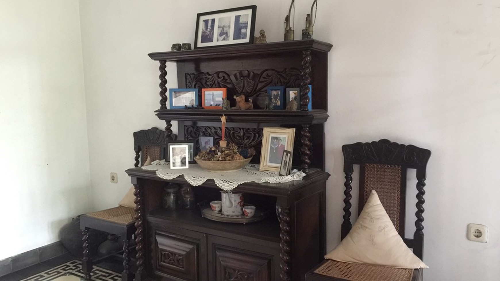 DIJUAL - Rumah Artistik Traditional di Jaka Permai Bekasi