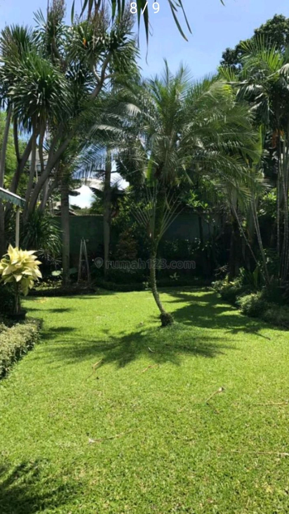 Rumah Asri Sangat Terawat dan Mewah @ Pekayon Pejaten Barat