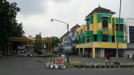 RUKO 3 LANTAI PONDOK CHANDRA