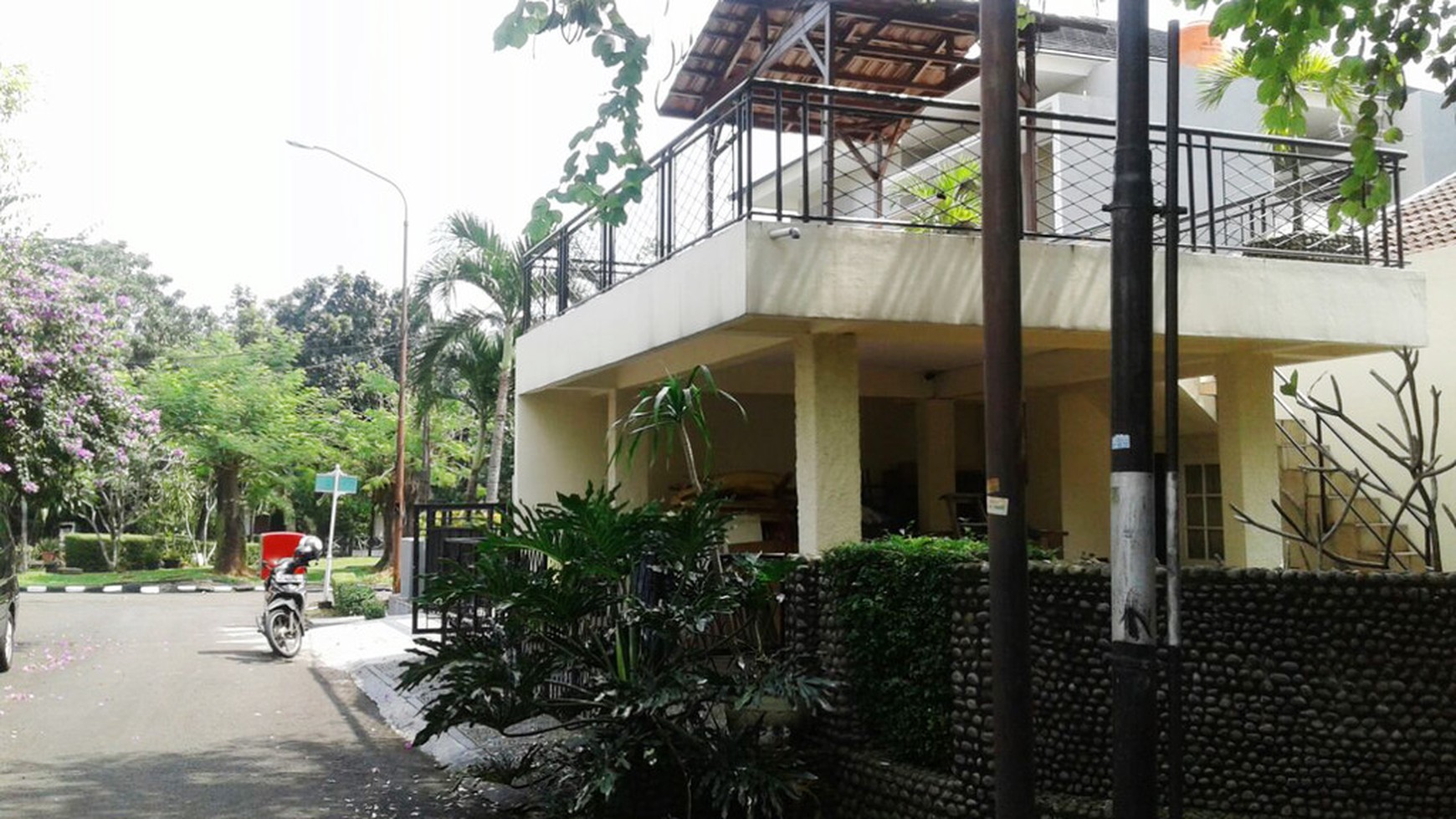 Rumah Bagus Di Jl Mandar Utama, Bintaro Jaya